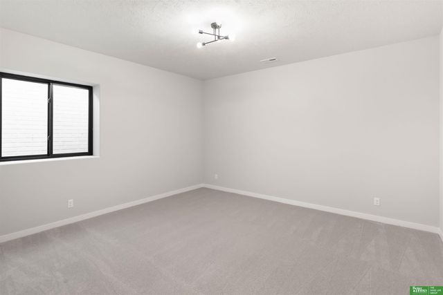 5701 N 197th Street, Elkhorn, NE 68022