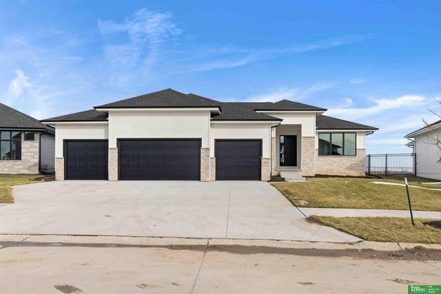 5701 N 197th Street, Elkhorn, NE 68022