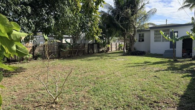 2745 Funston Street, Hollywood, FL 33020