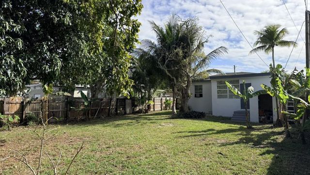 2745 Funston Street, Hollywood, FL 33020