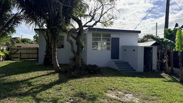 2745 Funston Street, Hollywood, FL 33020