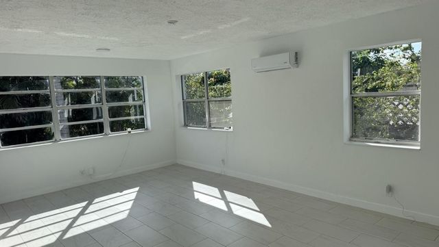 2745 Funston Street, Hollywood, FL 33020
