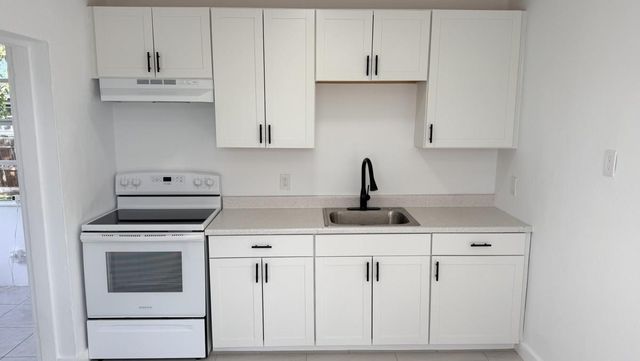 2745 Funston Street, Hollywood, FL 33020