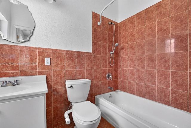 3039 NW 43rd Ter, Miami, FL 33142