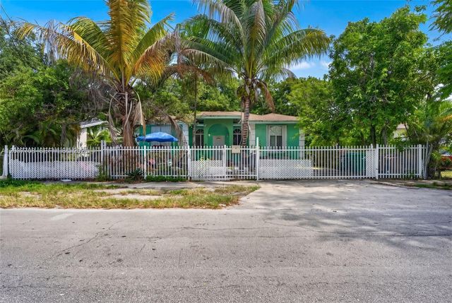 3039 NW 43rd Ter, Miami, FL 33142