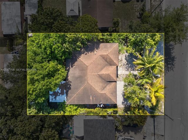 3039 NW 43rd Ter, Miami, FL 33142