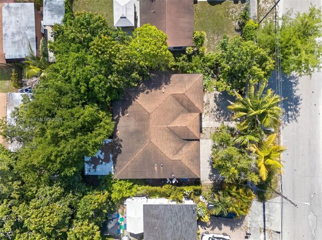3039 NW 43rd Ter, Miami, FL 33142