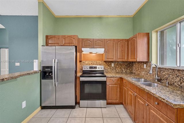 3039 NW 43rd Ter, Miami, FL 33142