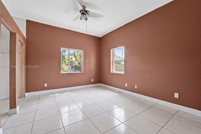 3039 NW 43rd Ter, Miami, FL 33142