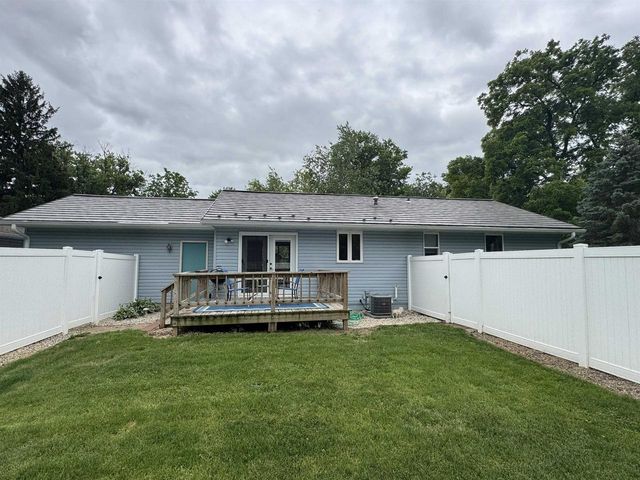 1321 E Road One Road, Edgerton, WI 53534