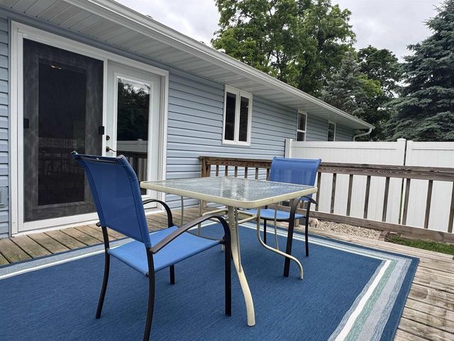 1321 E Road One Road, Edgerton, WI 53534