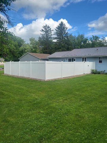 1321 E Road One Road, Edgerton, WI 53534