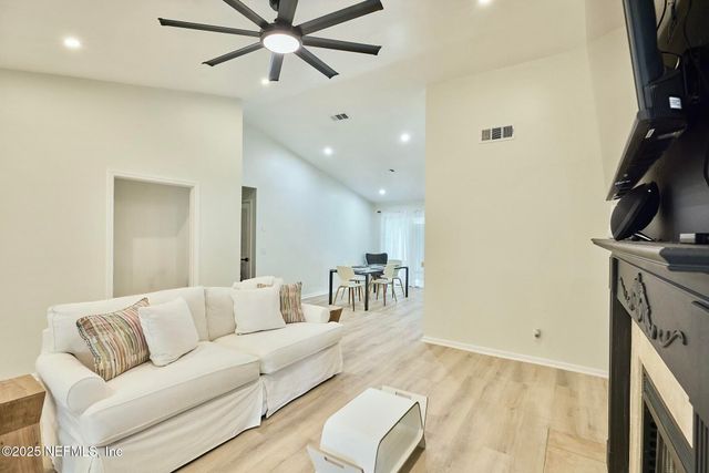 1104 WOOD HILL Place, 1104, Jacksonville, FL 32256
