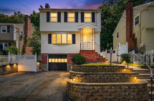 114 Glenellen Rd, Boston, MA 02132