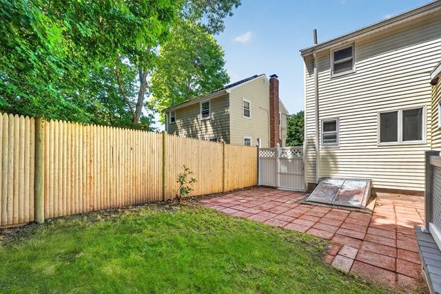 114 Glenellen Rd, Boston, MA 02132