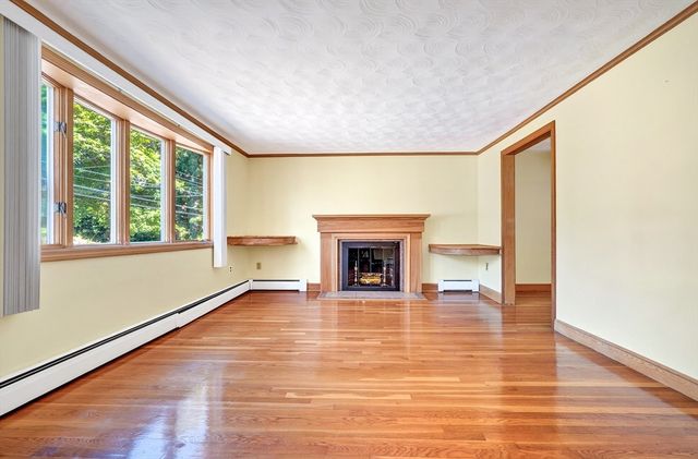 114 Glenellen Rd, Boston, MA 02132