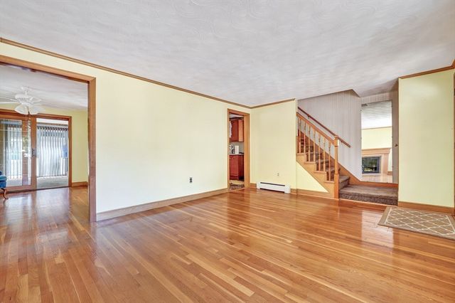 114 Glenellen Rd, Boston, MA 02132