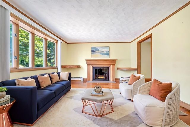 114 Glenellen Rd, Boston, MA 02132