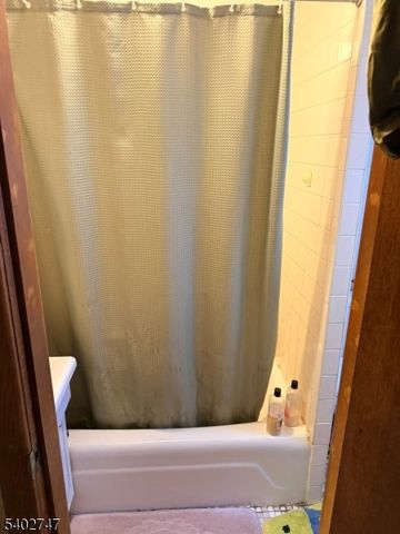 93 Hill St, Bloomfield Twp., NJ 07003