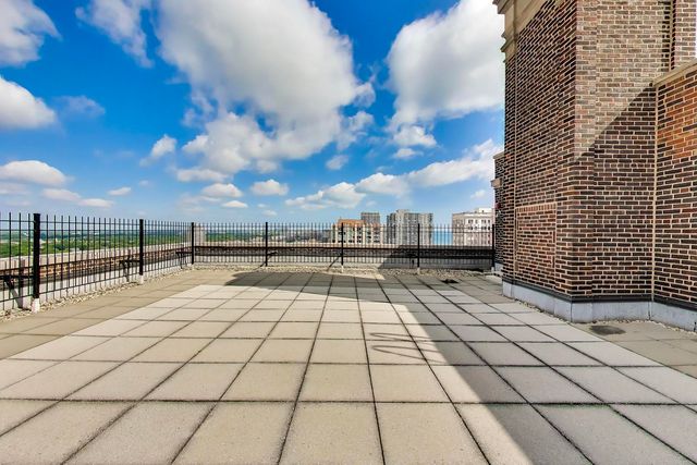 5510 N Sheridan Road 2A, Chicago, IL 60640