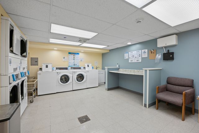 5510 N Sheridan Road 2A, Chicago, IL 60640