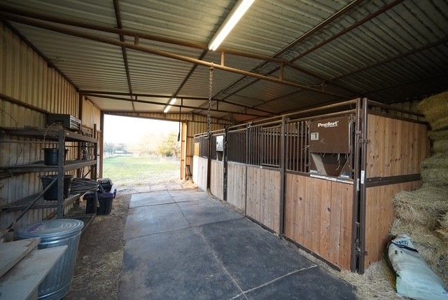 230 Private Road 2174, Decatur, TX 76234