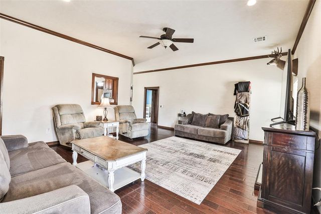 501 NE Cheltenham Trail, Blanchard, OK 73010