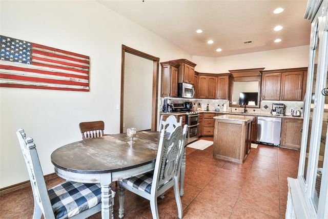 501 NE Cheltenham Trail, Blanchard, OK 73010