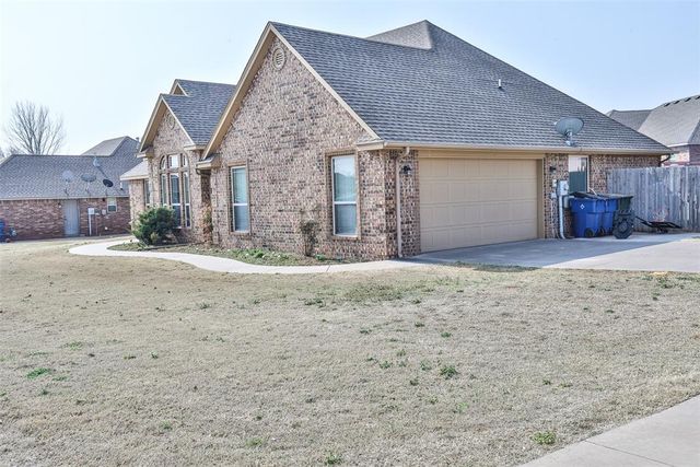 501 NE Cheltenham Trail, Blanchard, OK 73010