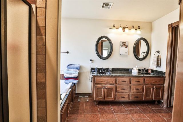 501 NE Cheltenham Trail, Blanchard, OK 73010