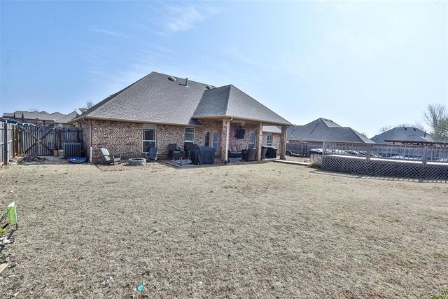 501 NE Cheltenham Trail, Blanchard, OK 73010