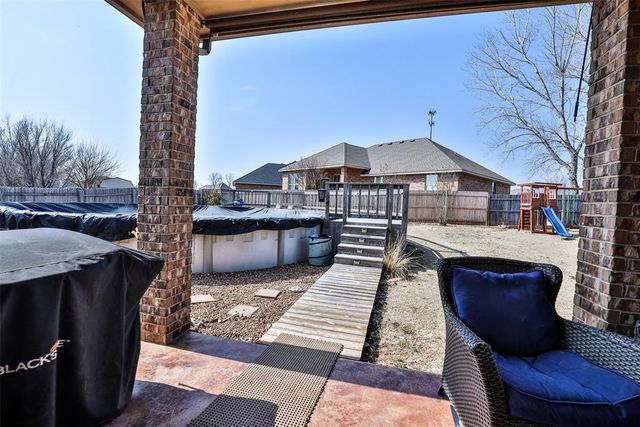 501 NE Cheltenham Trail, Blanchard, OK 73010