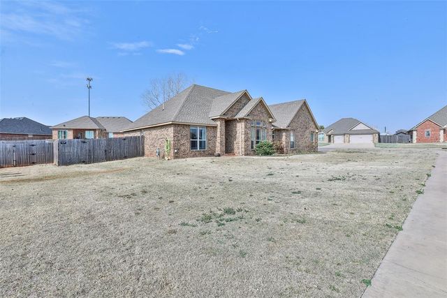 501 NE Cheltenham Trail, Blanchard, OK 73010