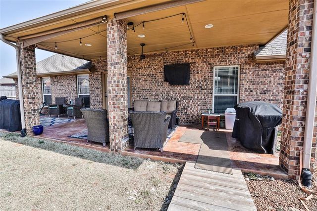 501 NE Cheltenham Trail, Blanchard, OK 73010