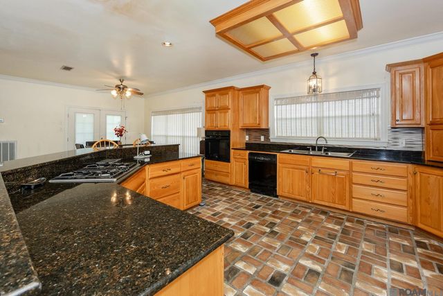 7105 Port Hudson Pride Rd, Zachary, LA 70791