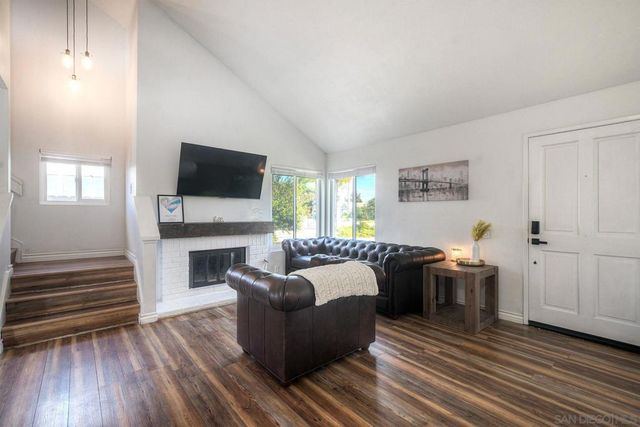 813 Sunningdale Dr, Oceanside, CA 92057