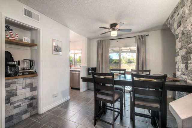 813 Sunningdale Dr, Oceanside, CA 92057