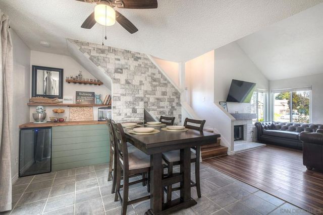 813 Sunningdale Dr, Oceanside, CA 92057