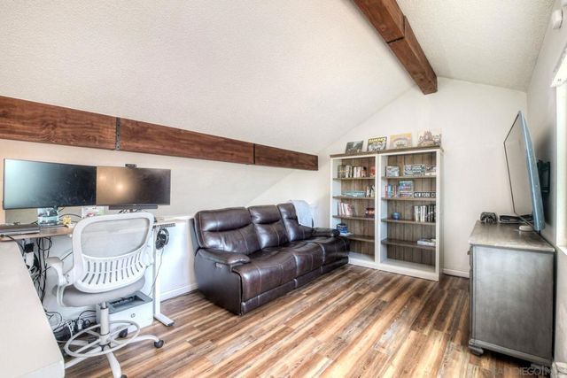 813 Sunningdale Dr, Oceanside, CA 92057