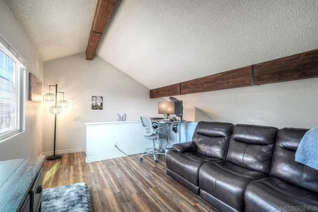 813 Sunningdale Dr, Oceanside, CA 92057