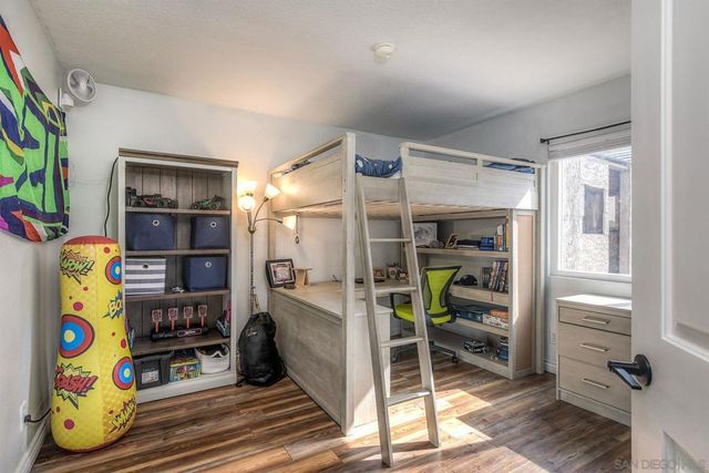 813 Sunningdale Dr, Oceanside, CA 92057