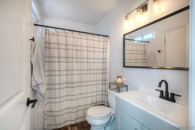 813 Sunningdale Dr, Oceanside, CA 92057