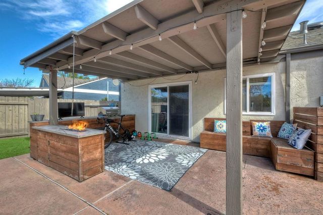 813 Sunningdale Dr, Oceanside, CA 92057