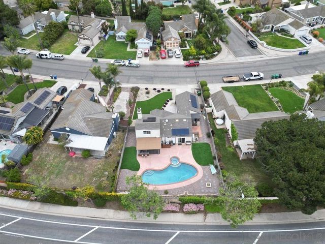 813 Sunningdale Dr, Oceanside, CA 92057