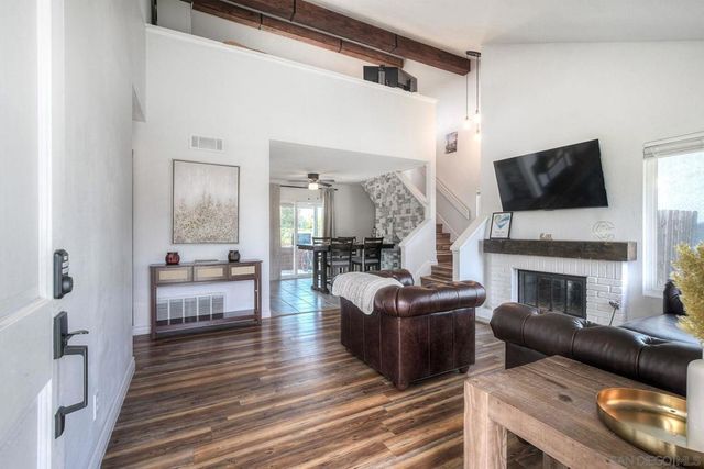 813 Sunningdale Dr, Oceanside, CA 92057