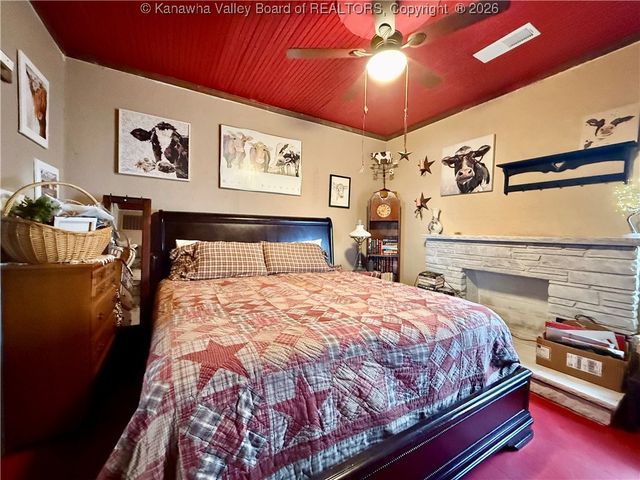 856 Stover Street, St Albans, WV 25177