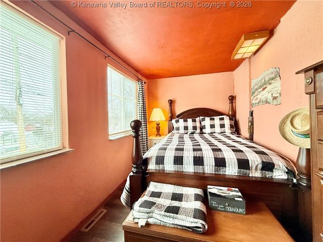 856 Stover Street, St Albans, WV 25177