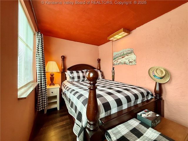 856 Stover Street, St Albans, WV 25177