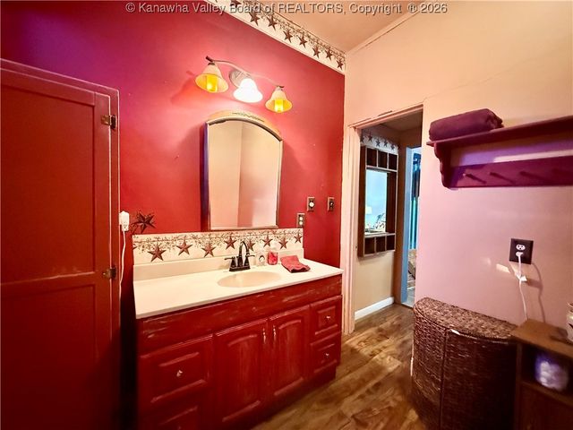 856 Stover Street, St Albans, WV 25177