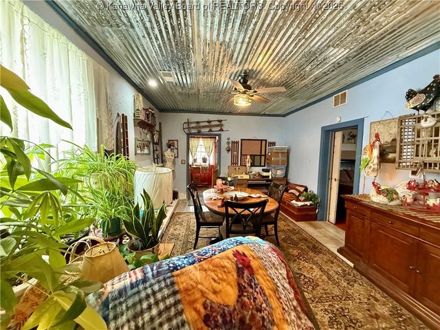 856 Stover Street, St Albans, WV 25177